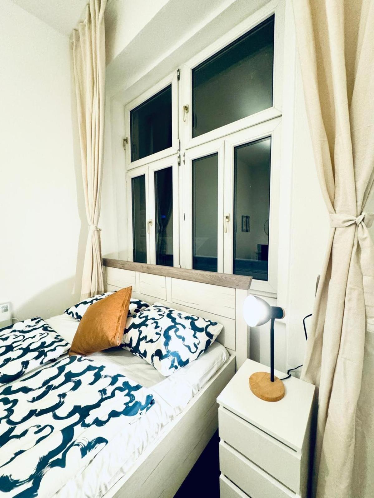 Charming 5br Shared Apt, Minutes From Atzgersdorf *