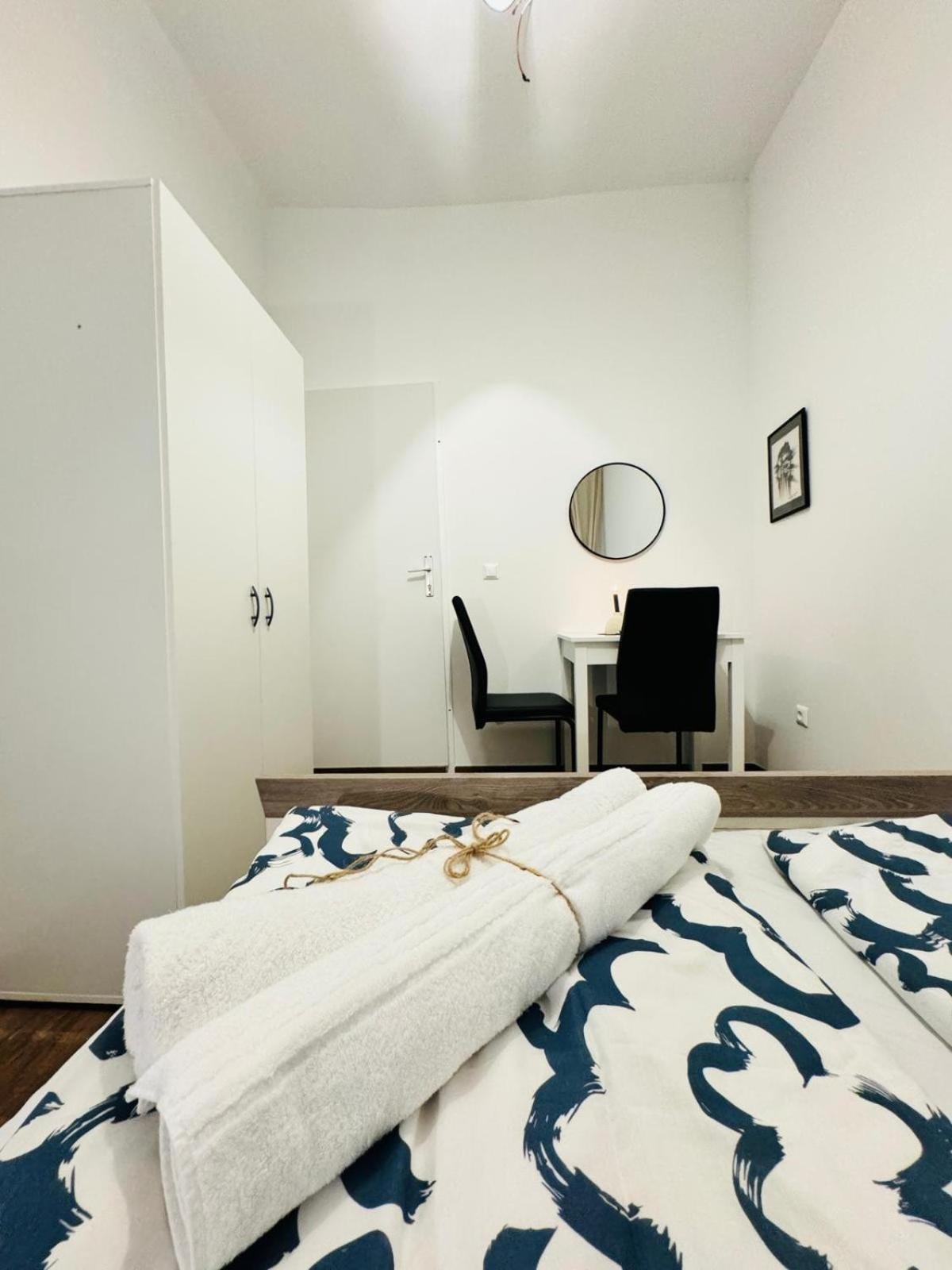 Chic 5br For 10p, With Direct Access Apartment *