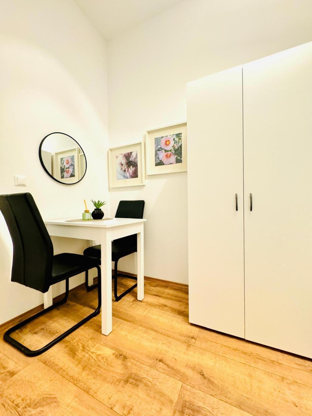 Chic 5br For 10p, With Direct Access Apartment *