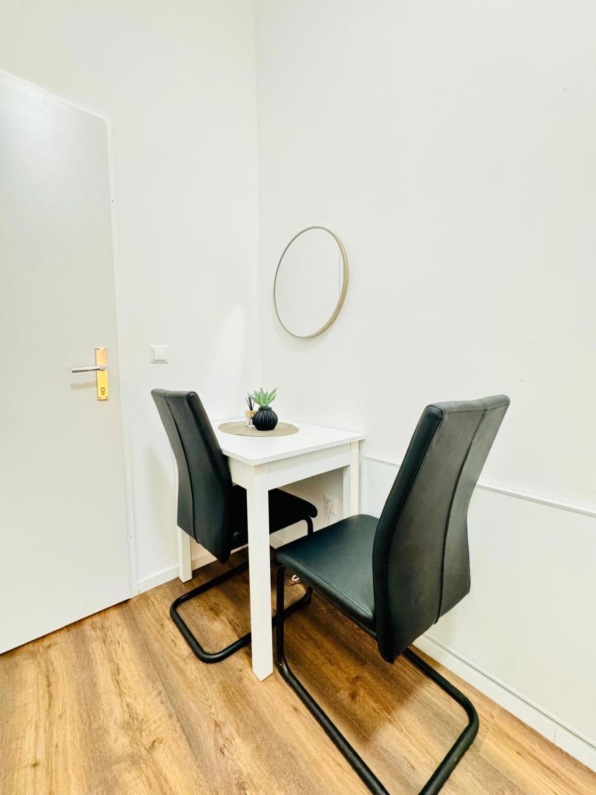 Appartamento Affordable 5br Shared Apt, 11 Min To Atzgersdorf
