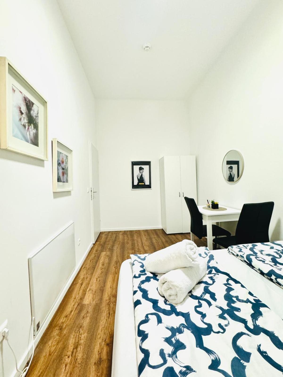 Appartamento Affordable 5br Shared Apt, 11 Min To Atzgersdorf Vienna