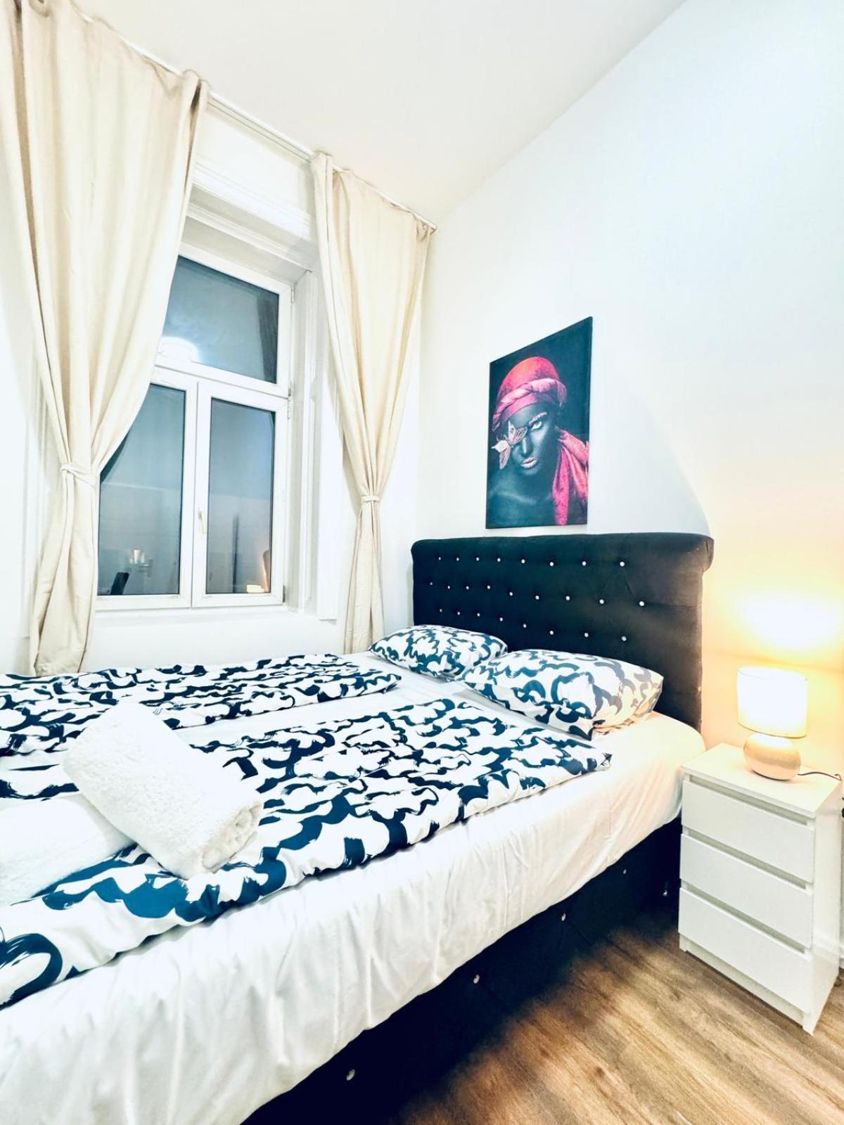 Affordable 5br Shared Apt, 11 Min To Atzgersdorf Appartamento