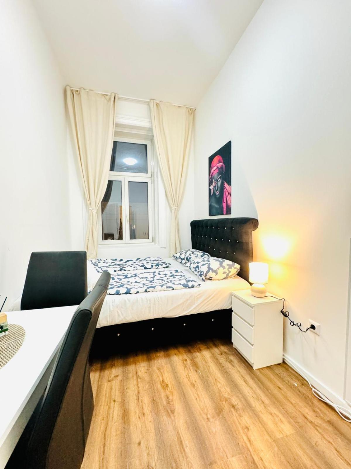 Appartamento Affordable 5br Shared Apt, 11 Min To Atzgersdorf Vienna