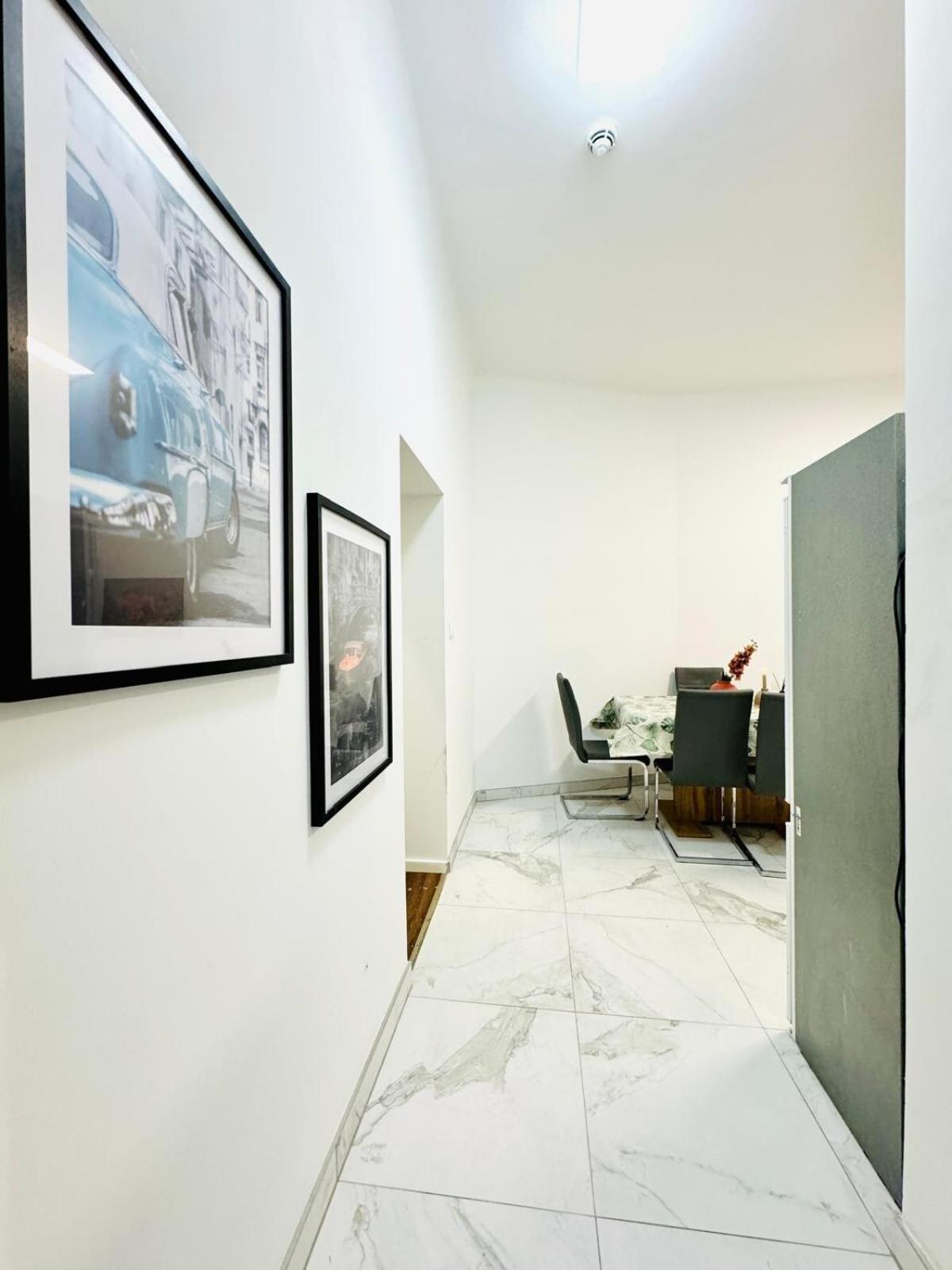 Affordable 5br Shared Apt, 11 Min To Atzgersdorf Appartamento