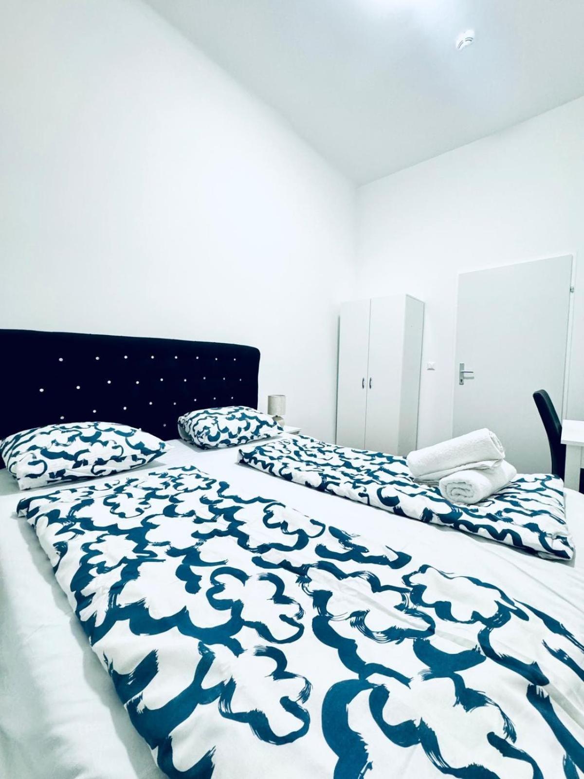 Appartamento Affordable 5br Shared Apt, 11 Min To Atzgersdorf