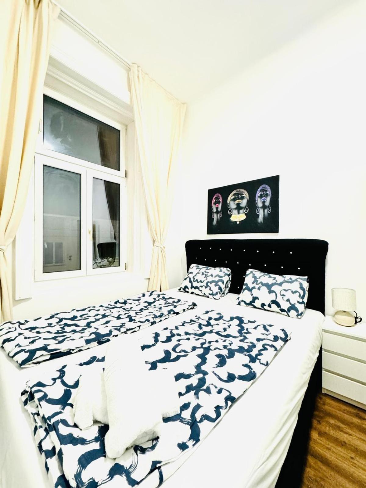 Apartment Affordable 5 Bedroom Apartment, Near Atzgersdorf Park