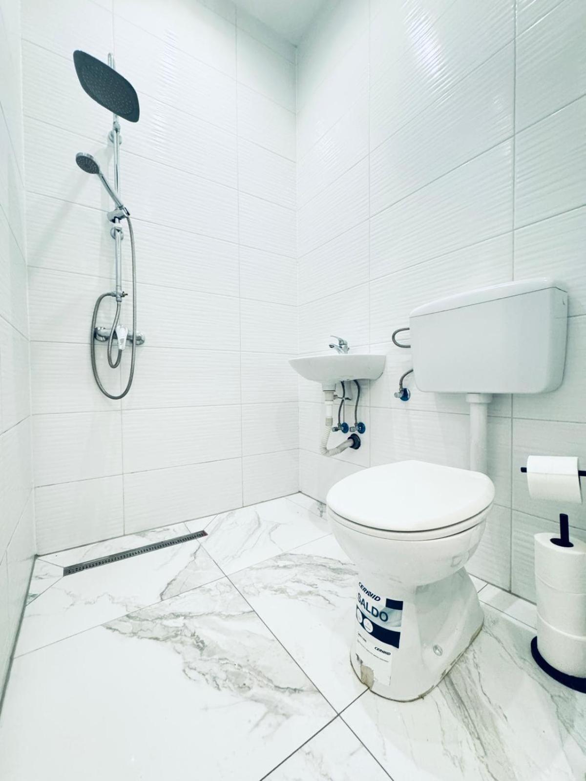 5br Near Atzgersdorf Park, 11min Walk