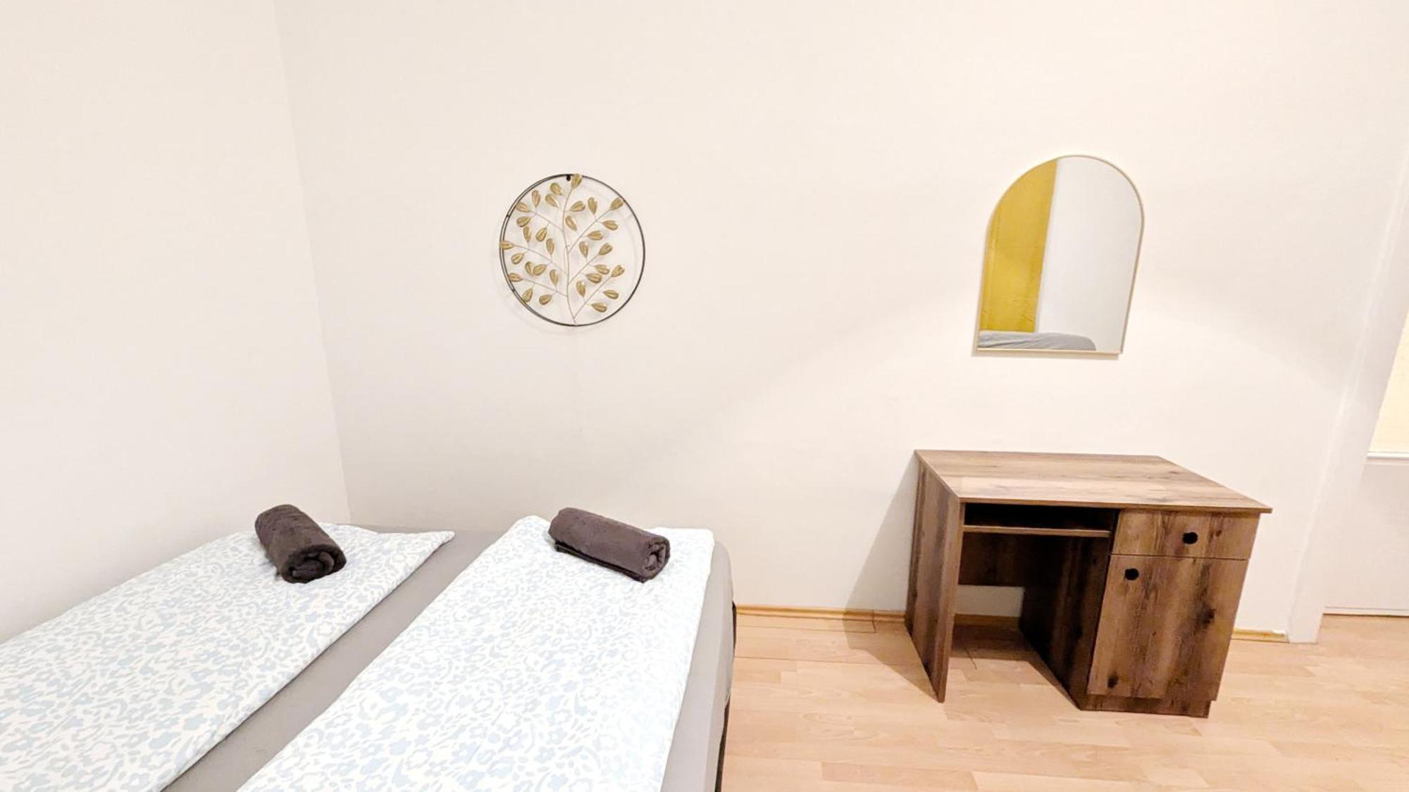Spacious - 15 Min From Airport & Center, 5 Min From Main-bus Station Ez 12 Privatunterkunft Wien