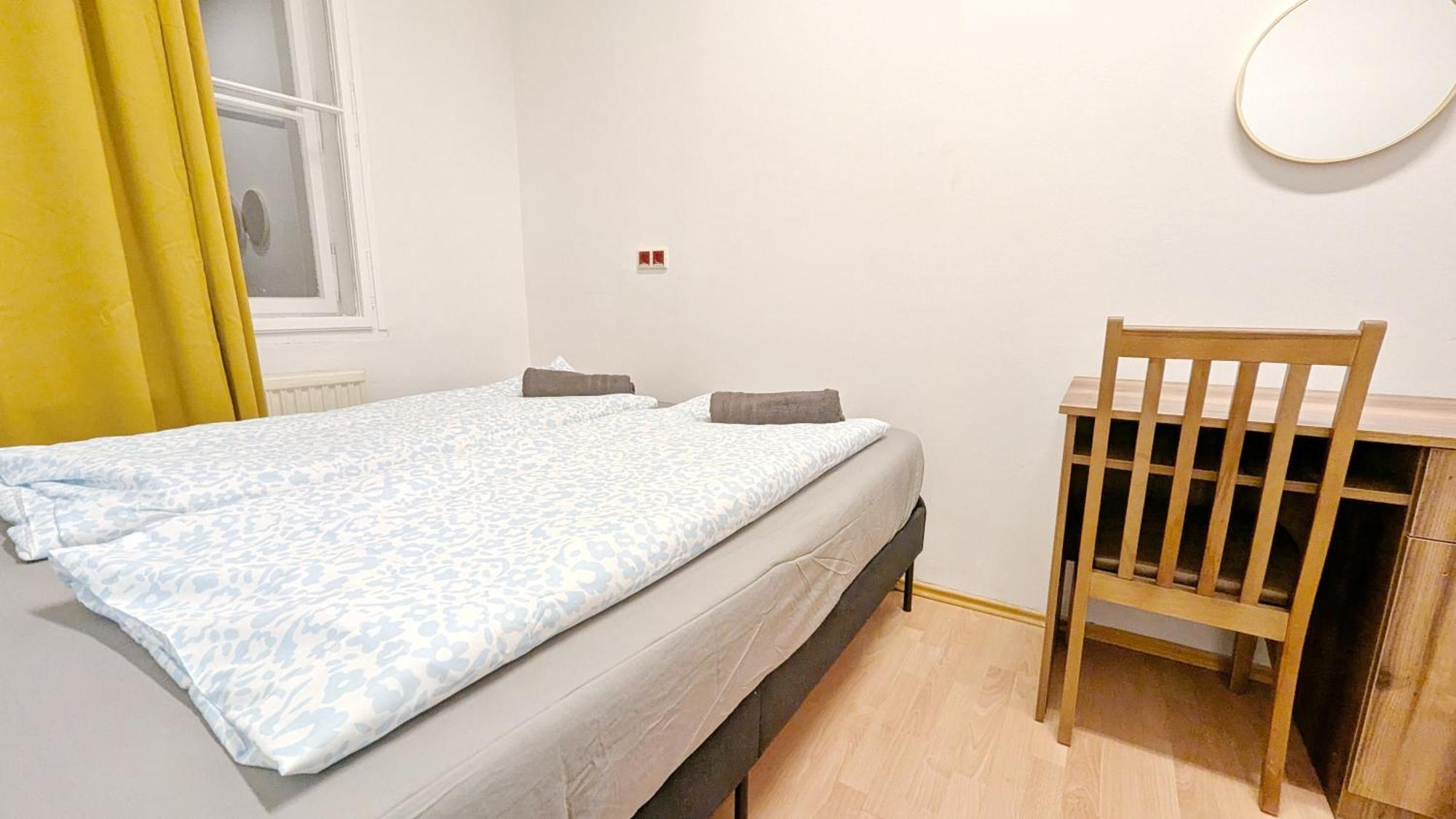 Spacious - 15 Min From Airport & Center, 5 Min From Main-bus Station Ez 12 Privatunterkunft