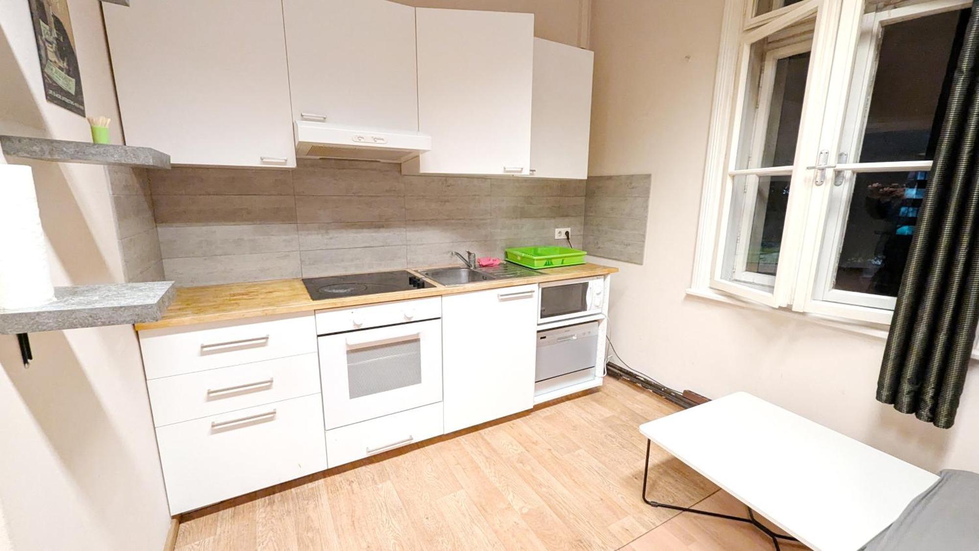 Apartment Spacious For Group - 15 Min From Airport & Center, 5 Min From Main-bus Station Vienna