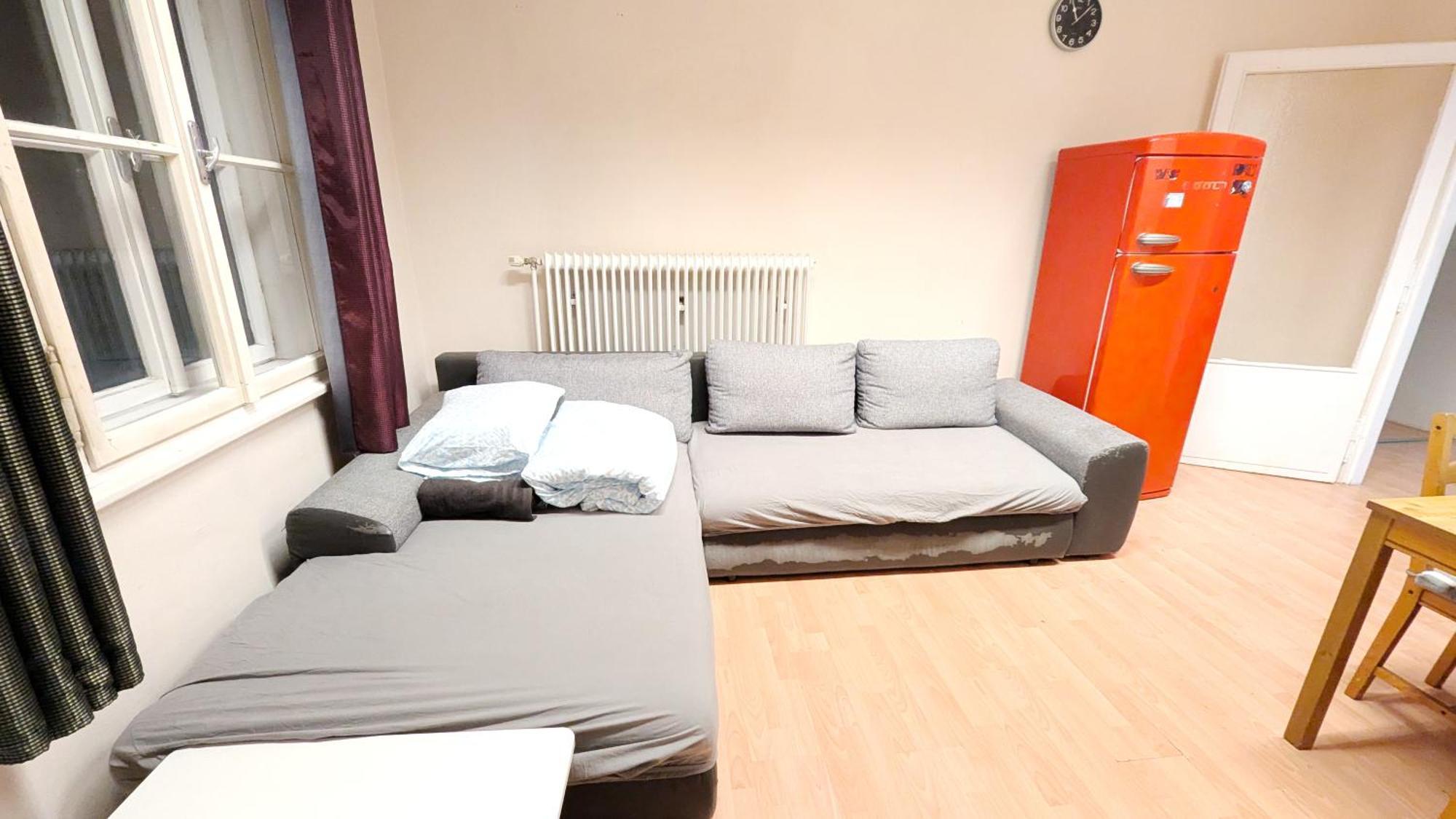 Spacious For Group - 15 Min From Airport & Center, 5 Min From Main-bus Station