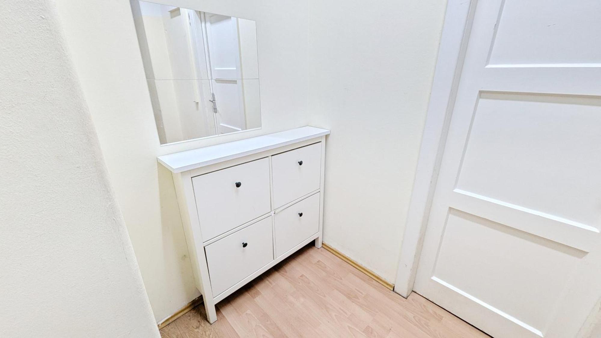 Spacious For Group - 15 Min From Airport & Center, 5 Min From Main-bus Station Apartment Vienna