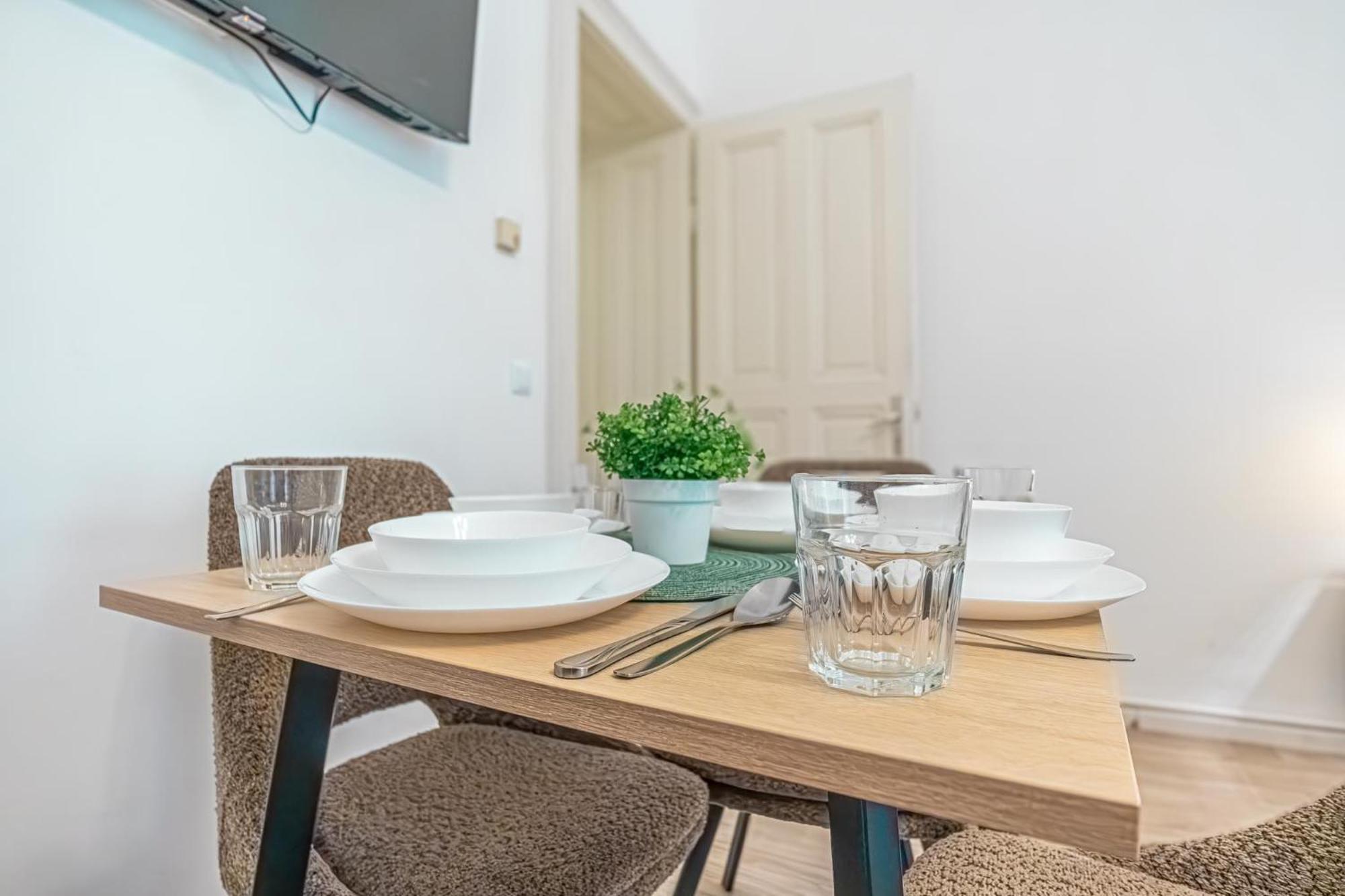 Elegant 1br Apt. - Great For Long *