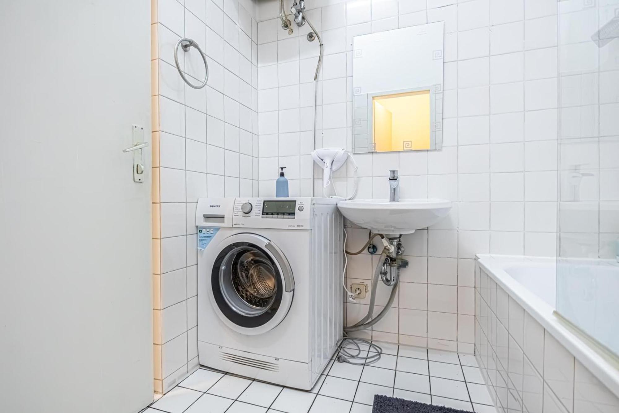 Trendy 1Br & 1Lr Near Rennweg, Great City Links Apartment *