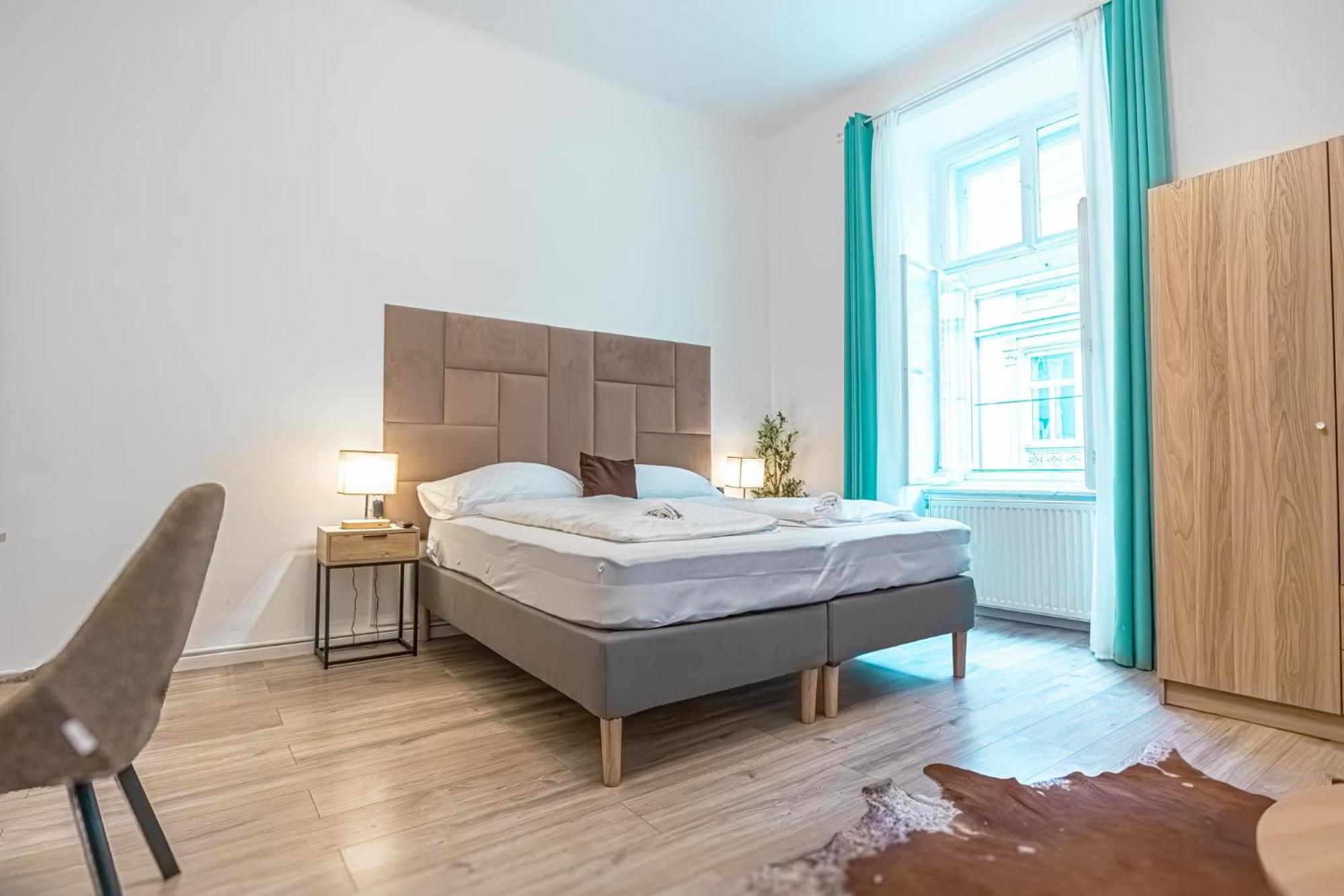 Apartment Elegant 1br Apt. - Great For Long