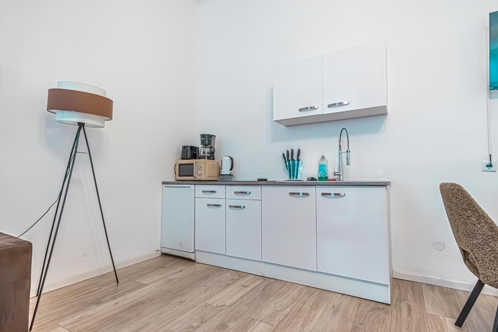 Apartment Elegant 1br Apt. - Great For Long