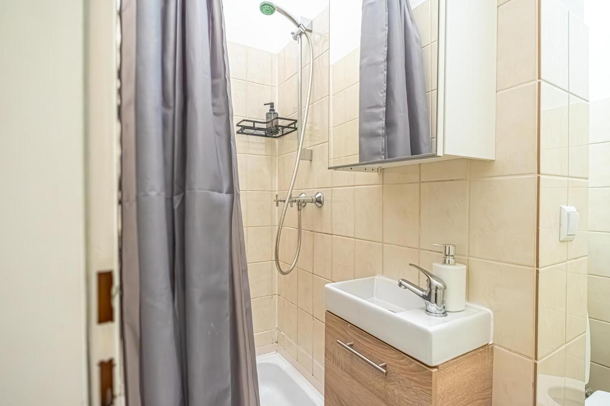 Apartment Elegant 1br Apt. - Great For Long *