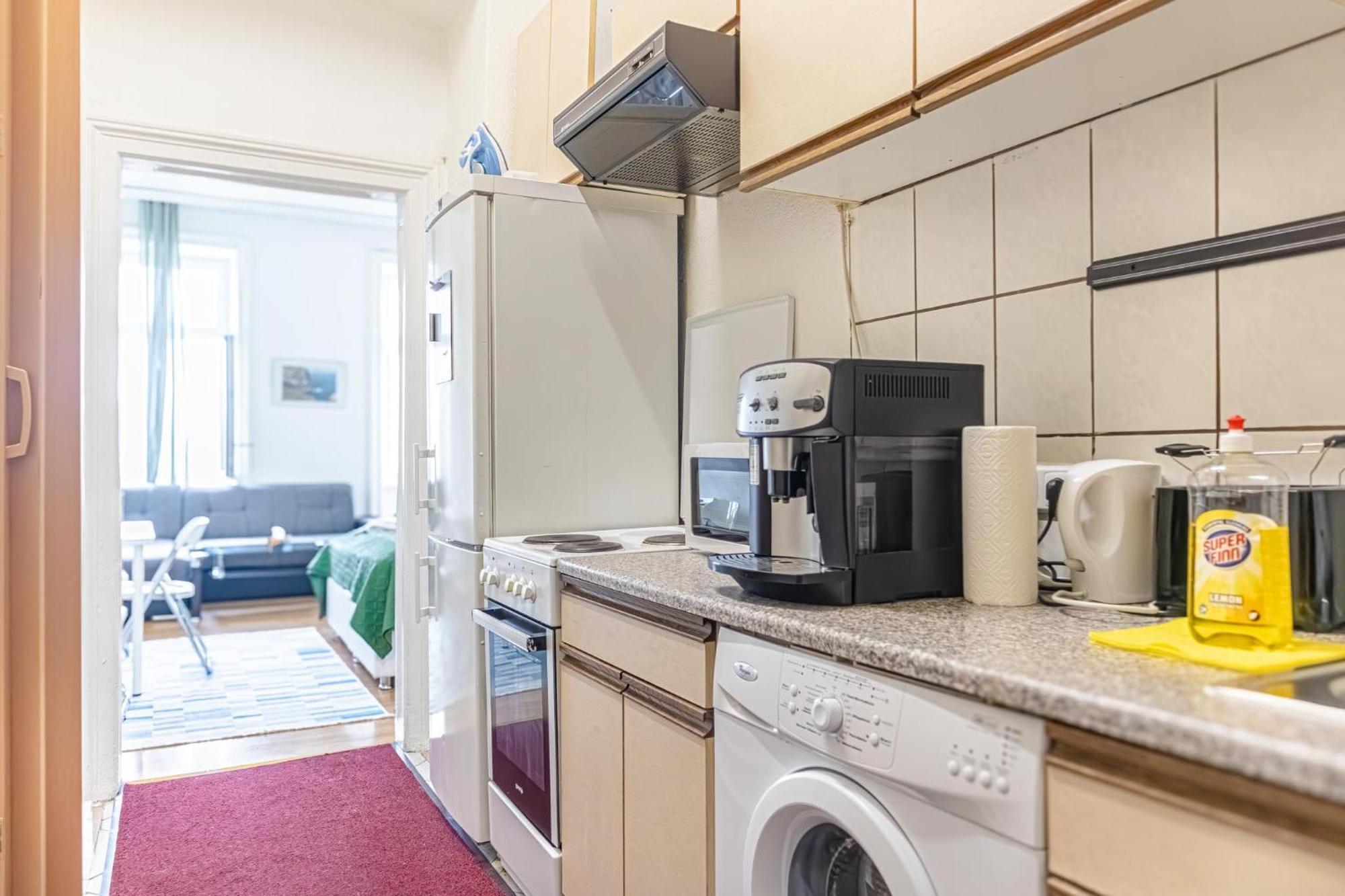 Homely Near Millenium Tower Apartment