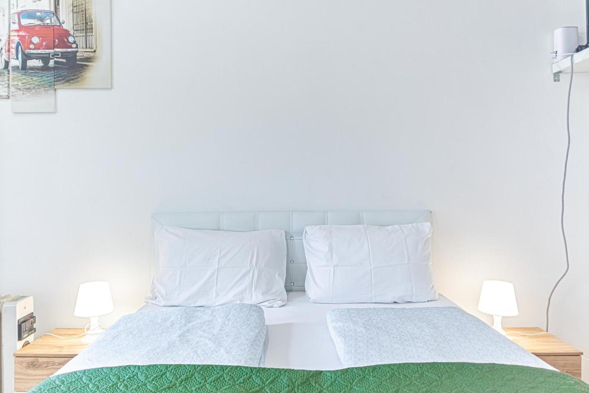 Homely Near Millenium Tower Apartment Vienna