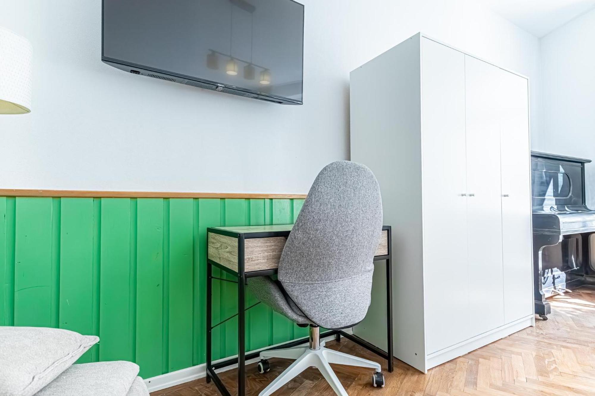 Amazing 3 Bedroom Apt, 15 Min To Landstrasse Hub