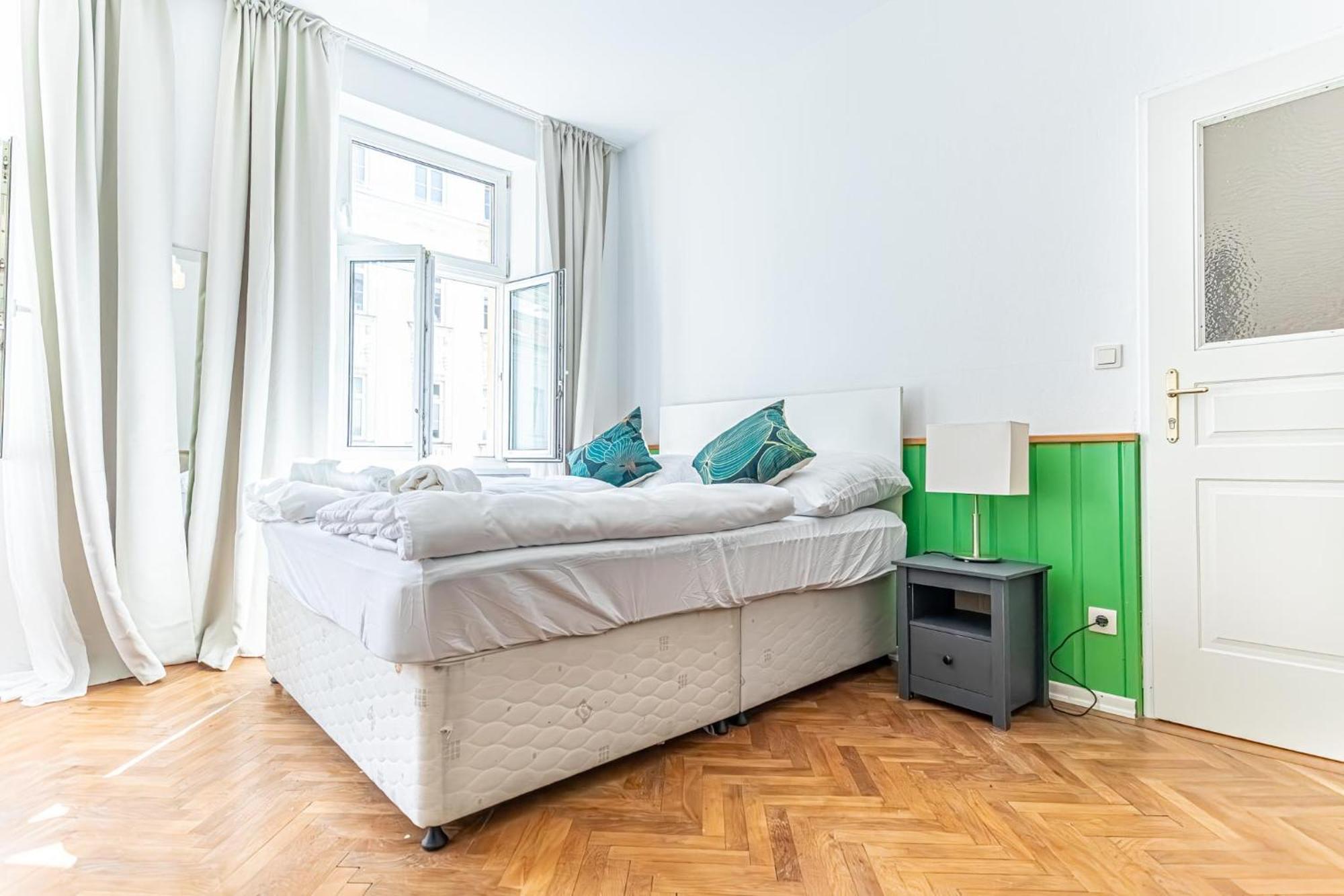 Amazing 3 Bedroom Apt, 15 Min To Landstrasse Hub Apartment Vienna