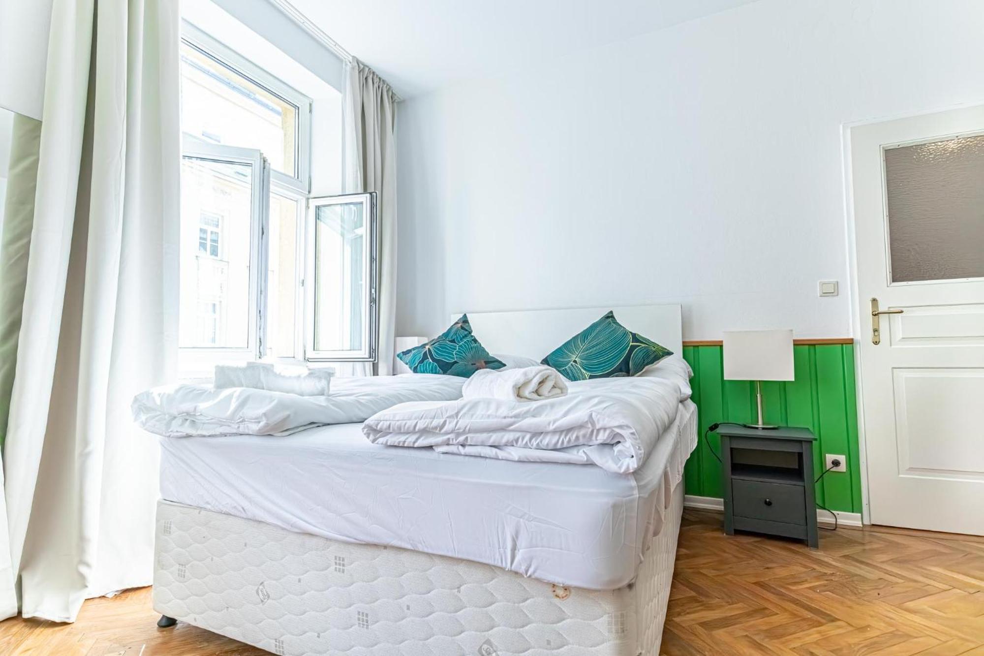 Amazing 3 Bedroom Apt, 15 Min To Landstrasse Hub Apartment Vienna