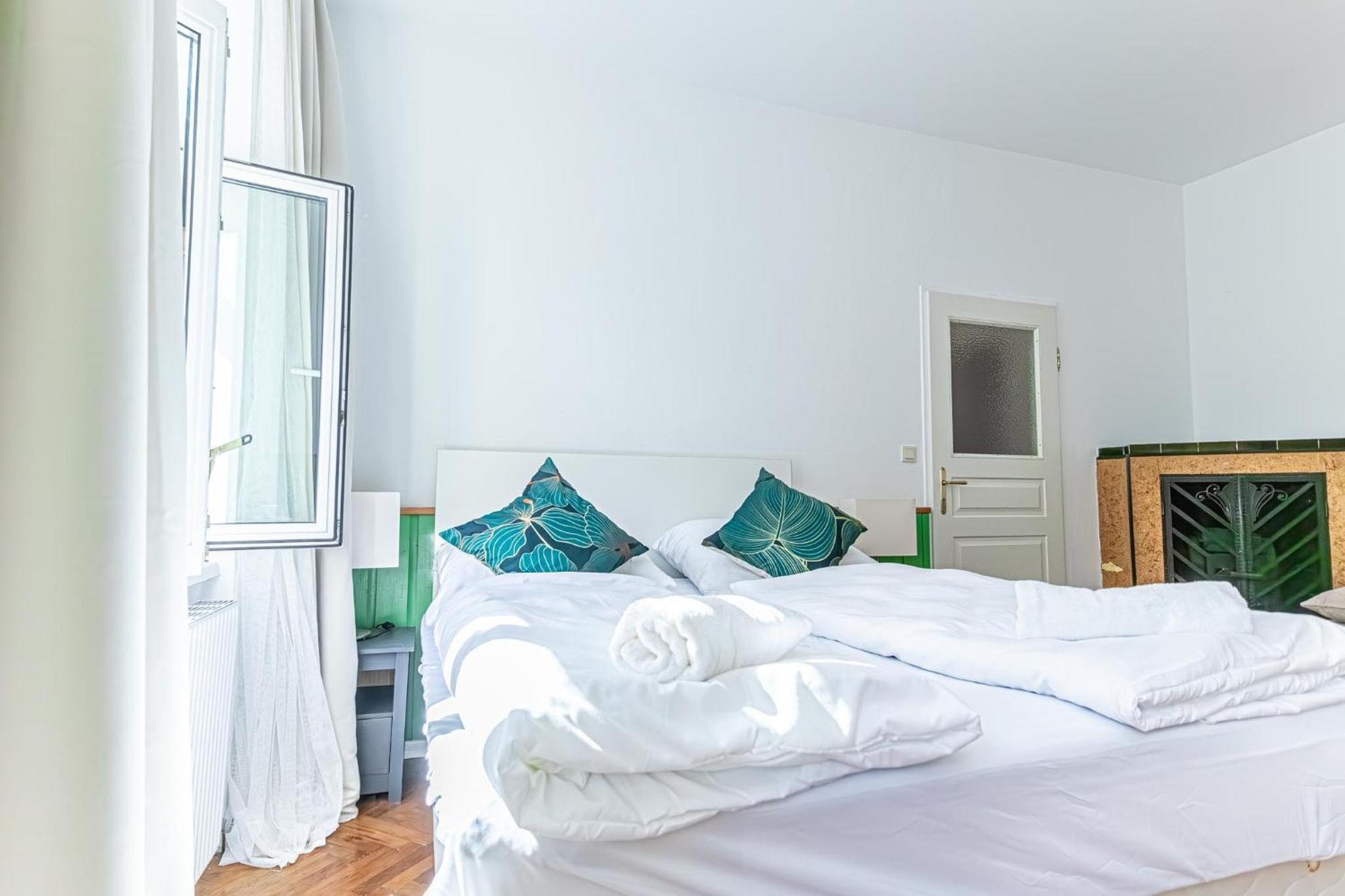 Amazing 3 Bedroom Apt, 15 Min To Landstrasse Hub * Vienna