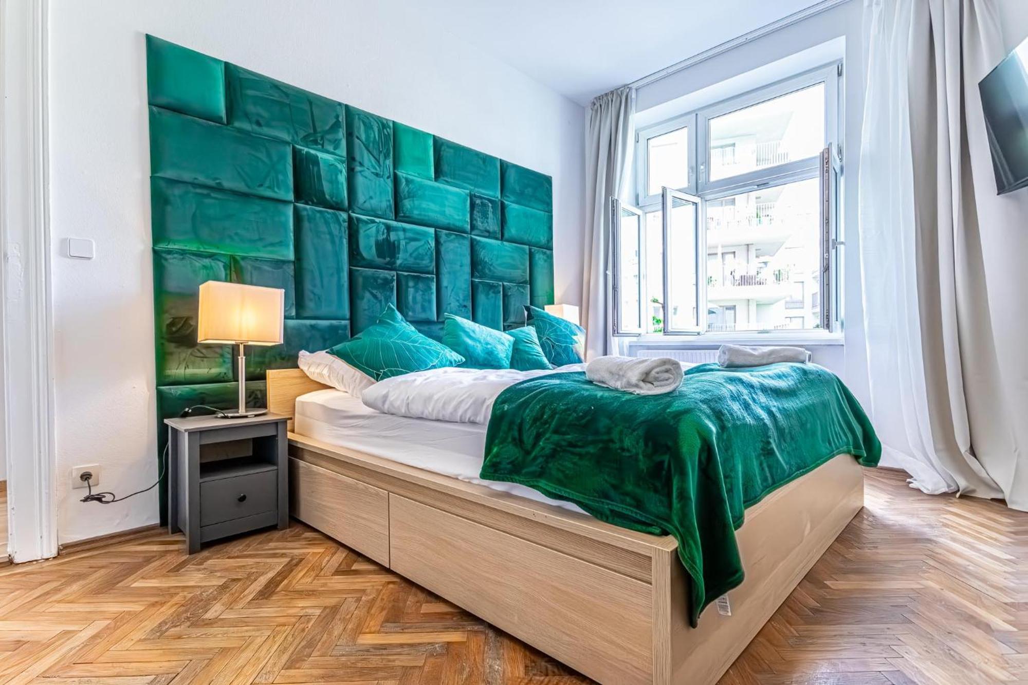 Apartment Amazing 3 Bedroom Apt, 15 Min To Landstrasse Hub