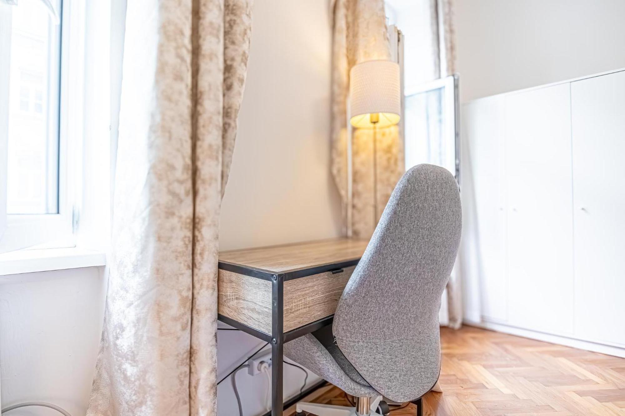 Amazing 3 Bedroom Apt, 15 Min To Landstrasse Hub Vienna