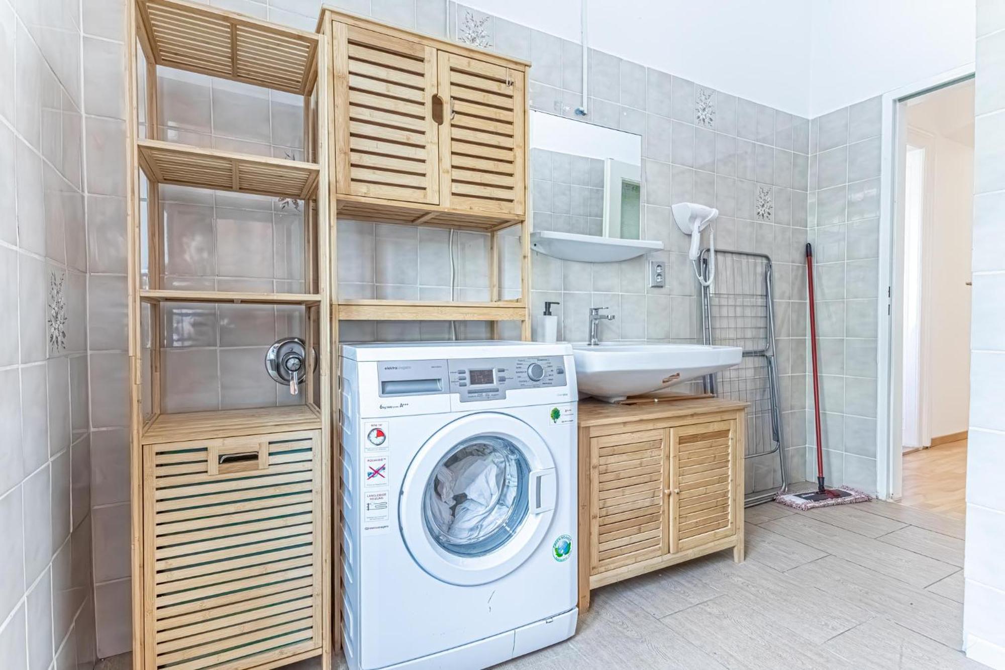 Amazing 3 Bedroom Apt, 15 Min To Landstrasse Hub