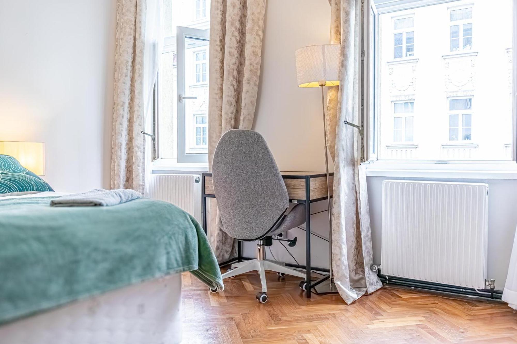Amazing 3 Bedroom Apt, 15 Min To Landstrasse Hub Vienna