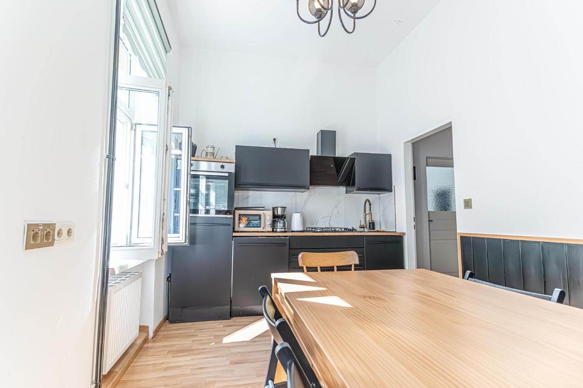 Amazing 3 Bedroom Apt, 15 Min To Landstrasse Hub Apartment Vienna