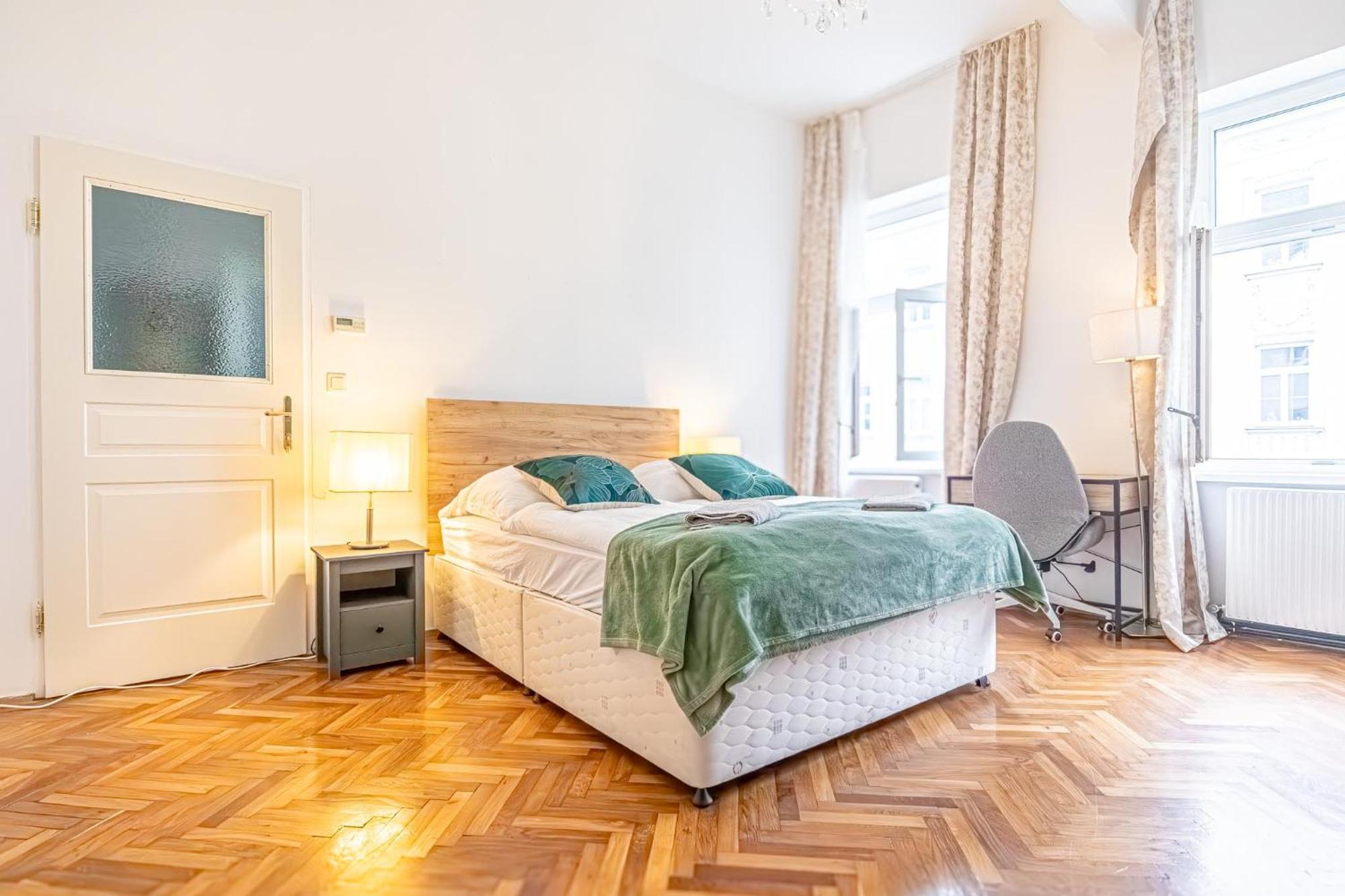 Amazing 3 Bedroom Apt, 15 Min To Landstrasse Hub Apartment Vienna