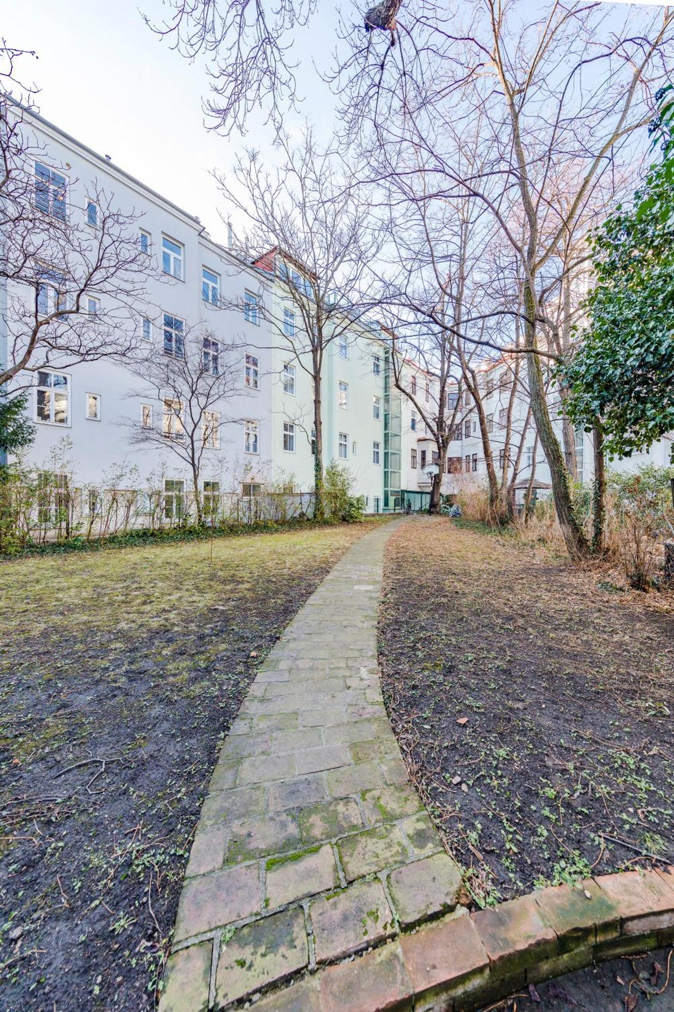 Urban Living - 18th District