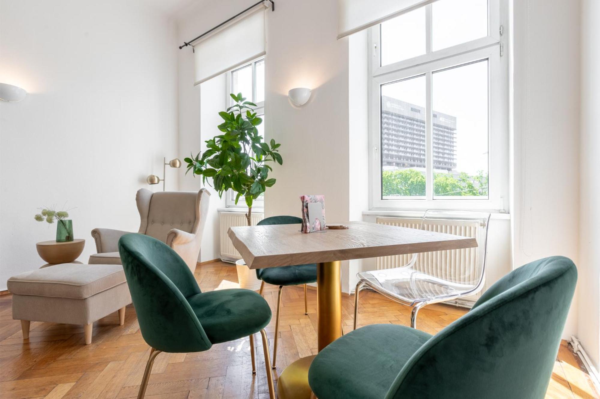 Urban Living - 18th District *