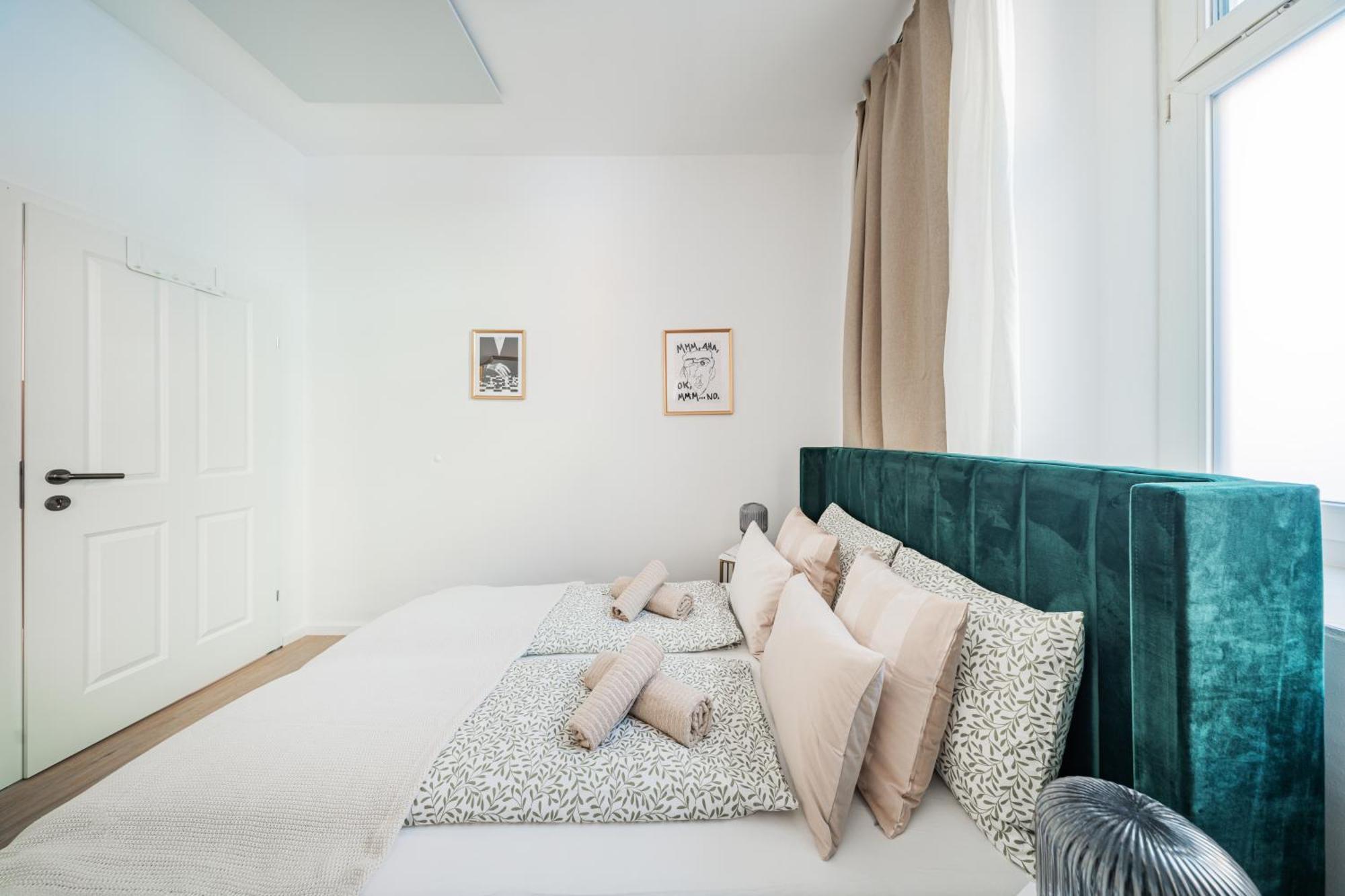 Seven Hostel