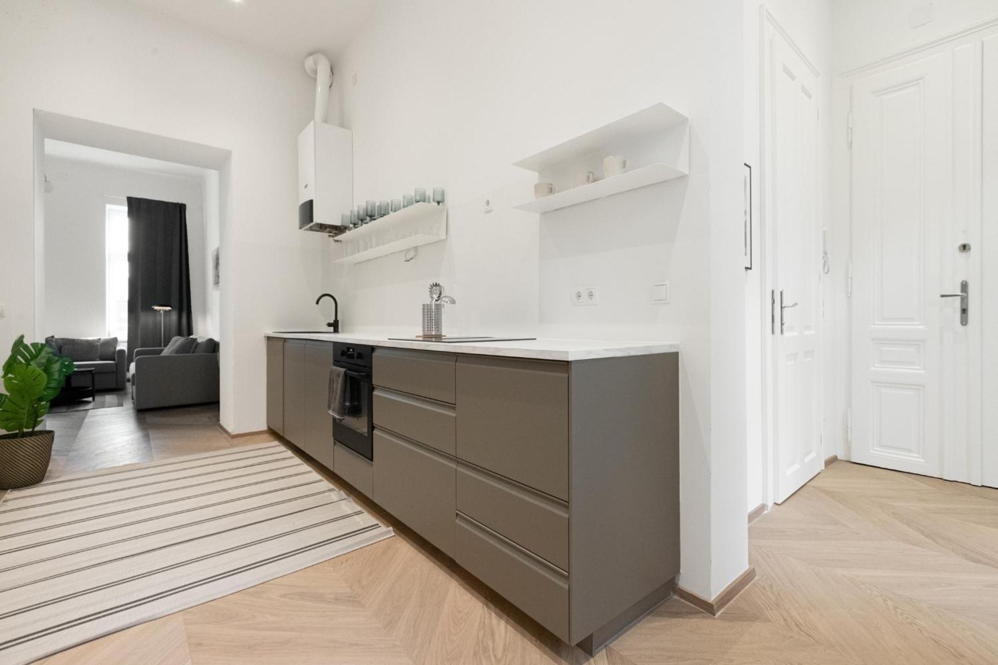 Urban Living - 18th District