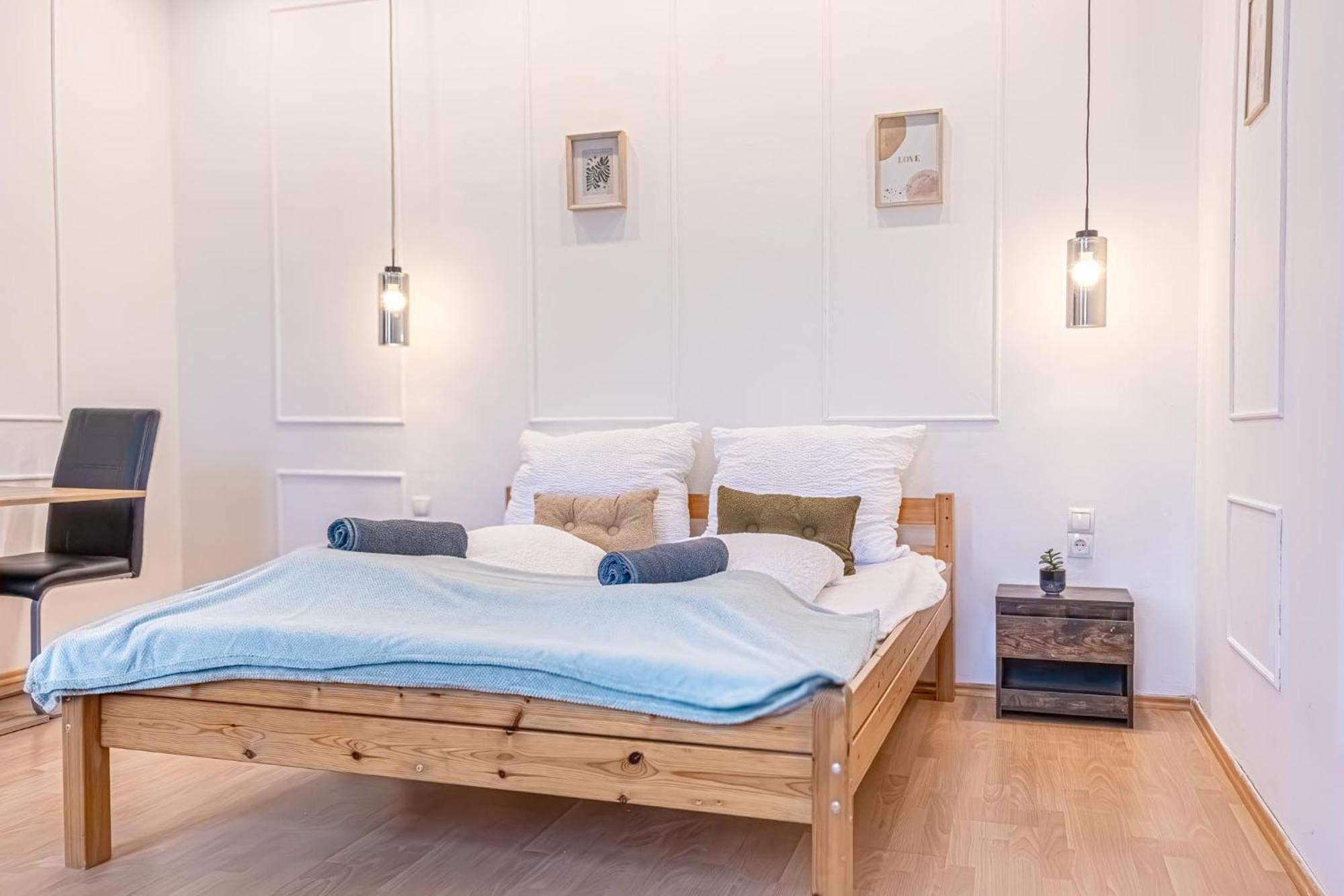 Spacious Shared Schoenbrunn Apartment *