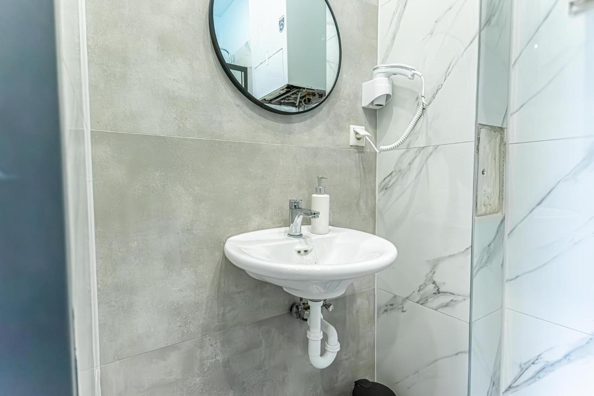 Spacious Shared Schoenbrunn Apartment Vienna