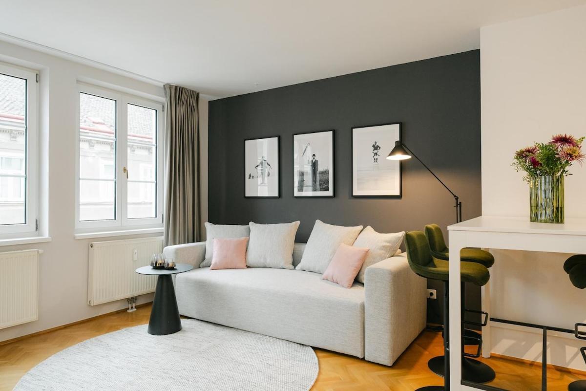 Nest Perfect For 2-4 Hip Area And Free Parking *