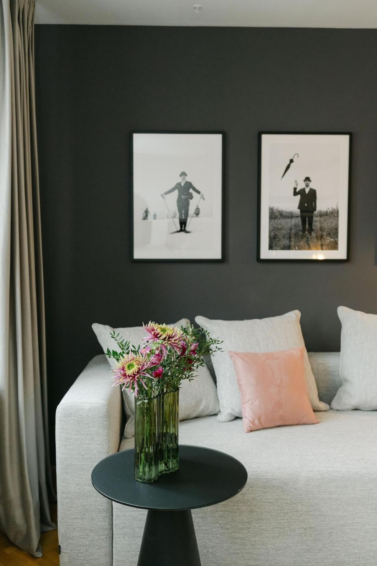 Nest Perfect For 2-4 Hip Area And Free Parking *
