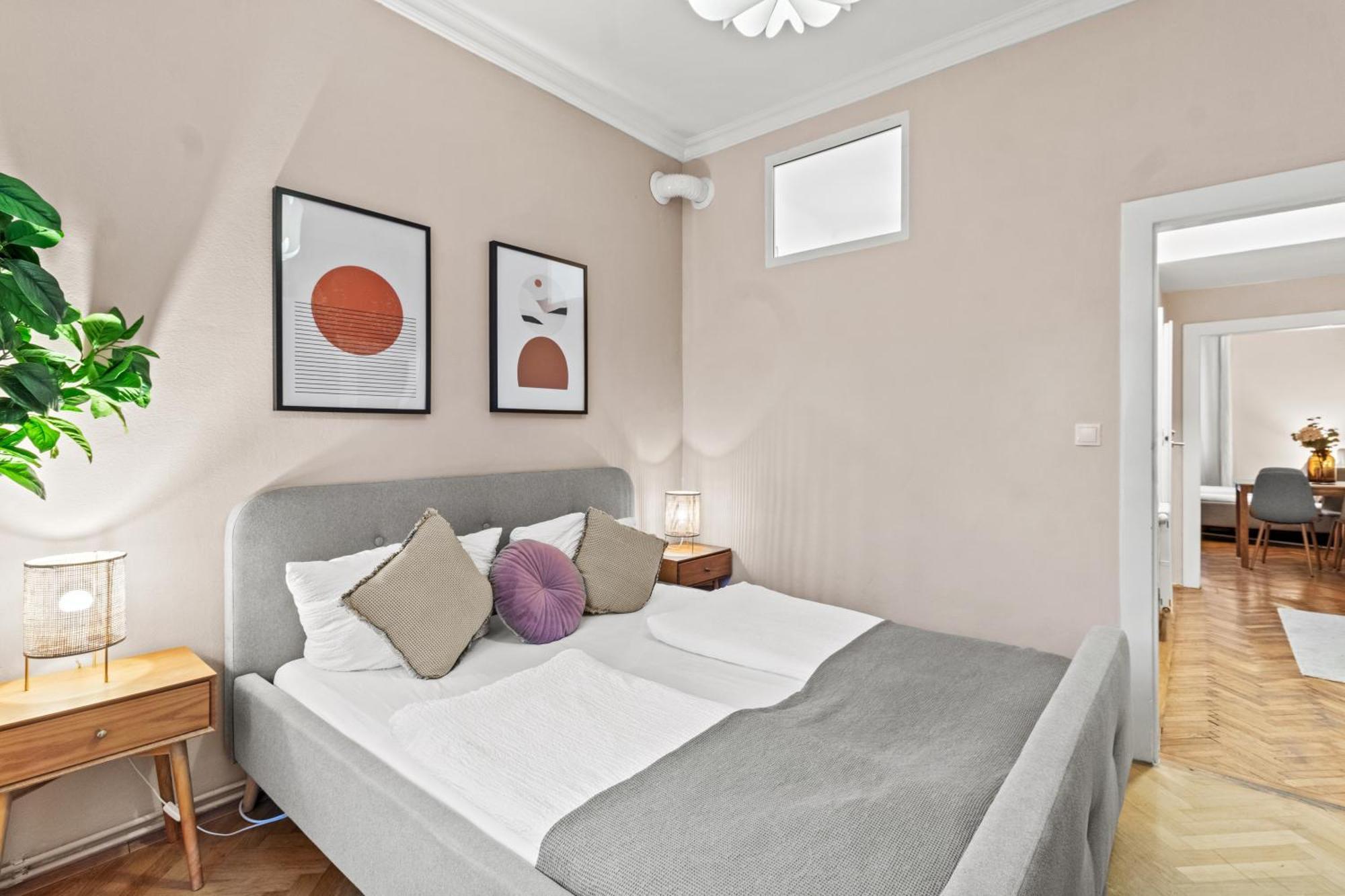Apartment Modern Apartment, 3 Min To 