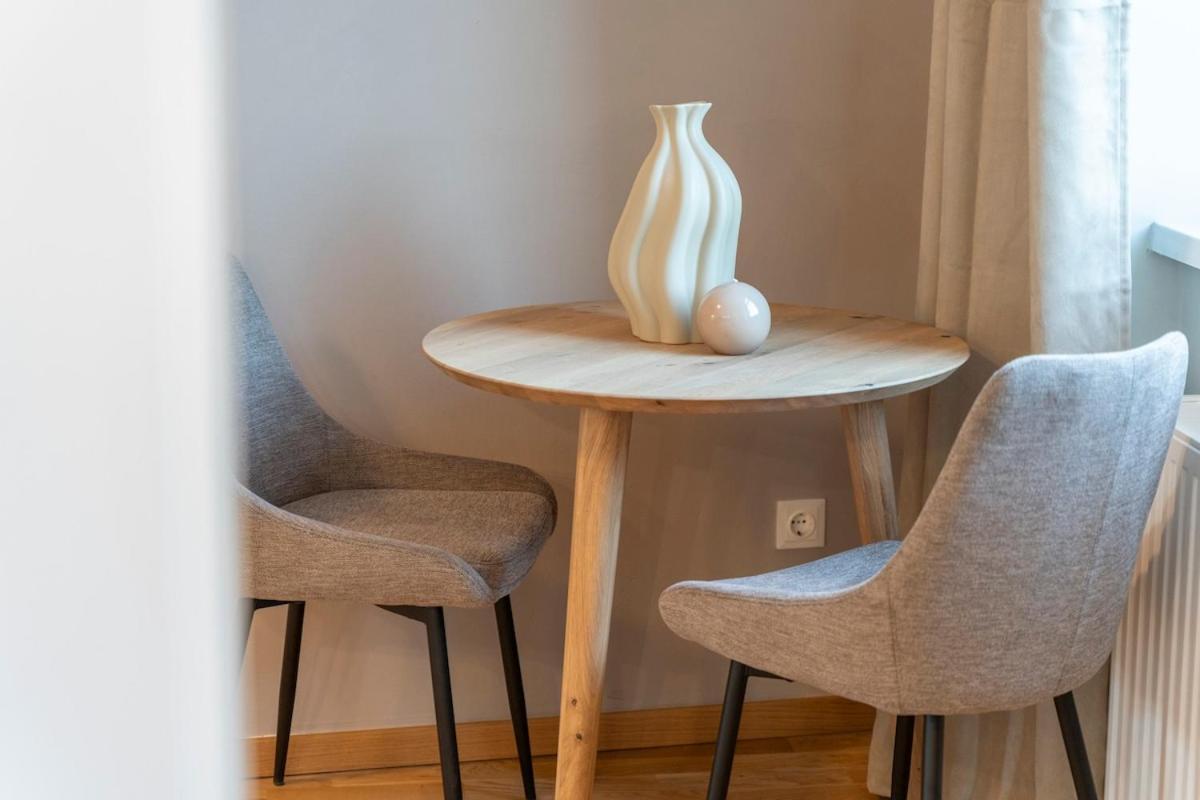 Urban Living - 10 Apartment *