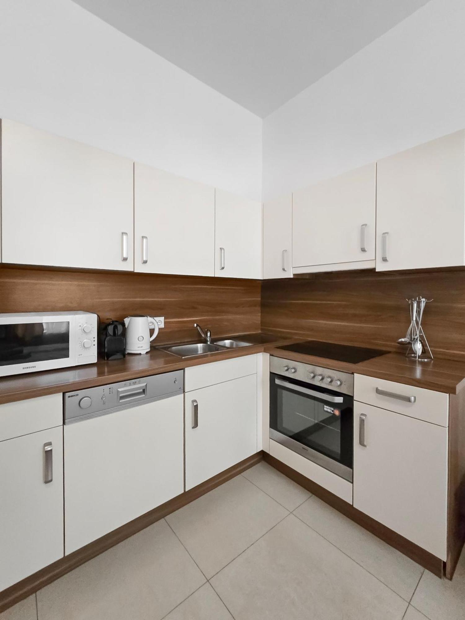 Studio Apartment Apartment *