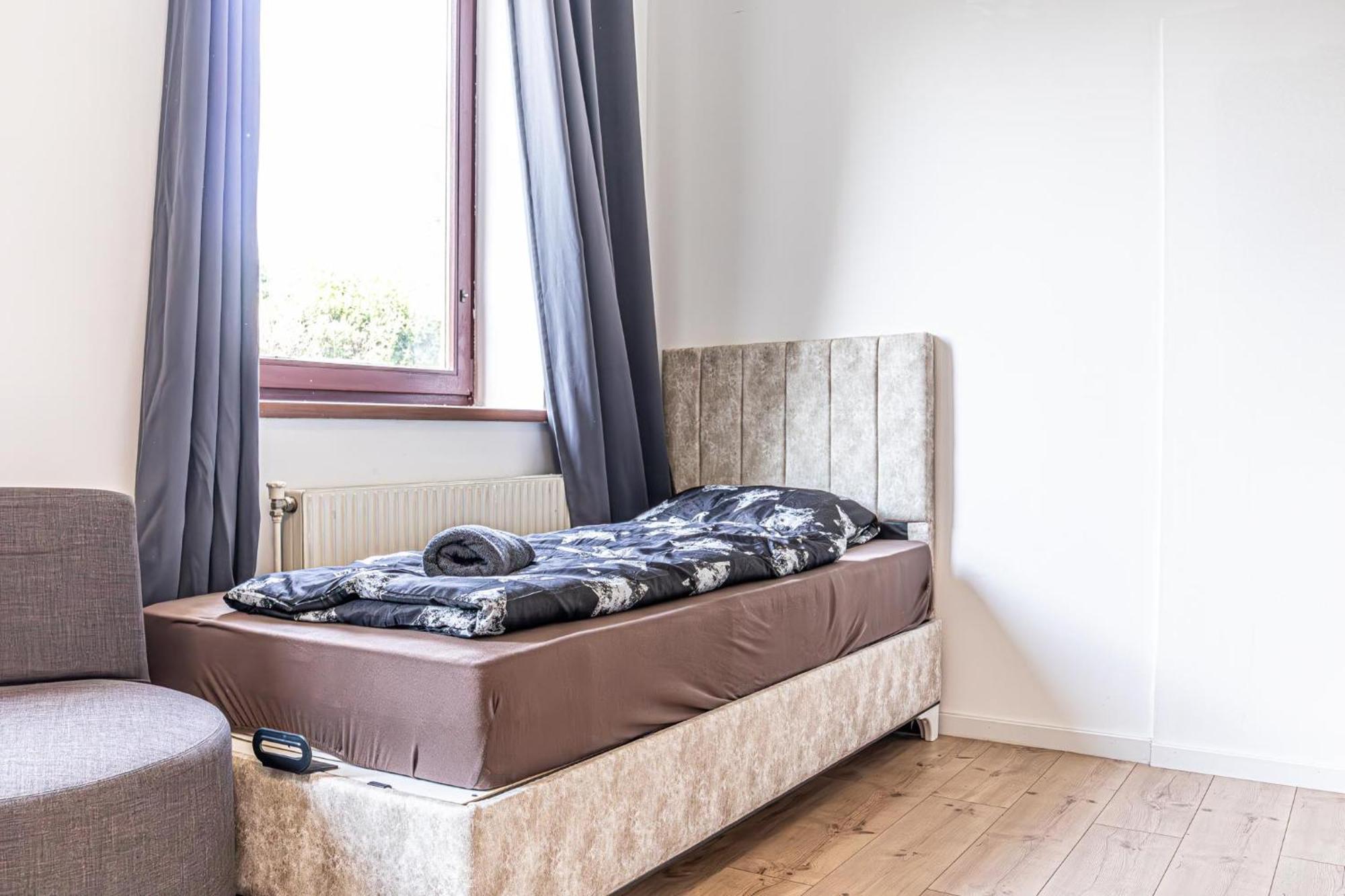 Apartment Comfy 3br With Garden, Up To 10 People *