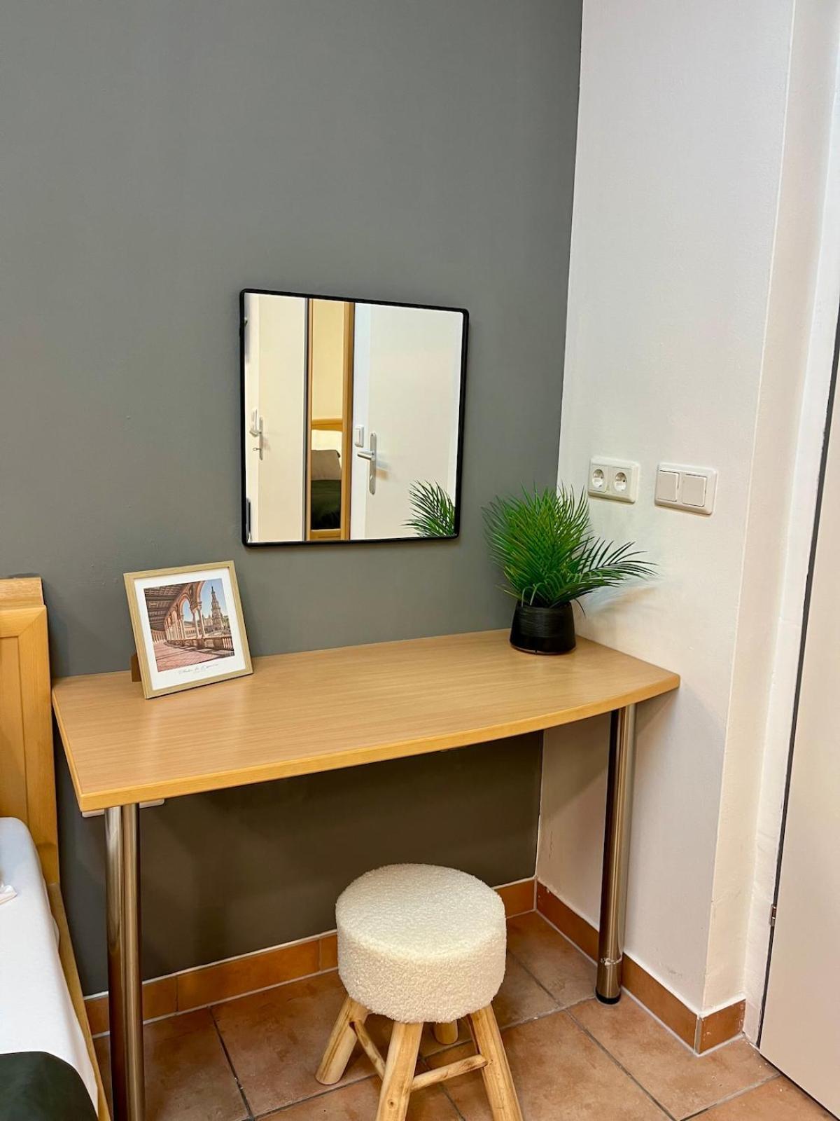 Apartment Spacious In Center Vienna