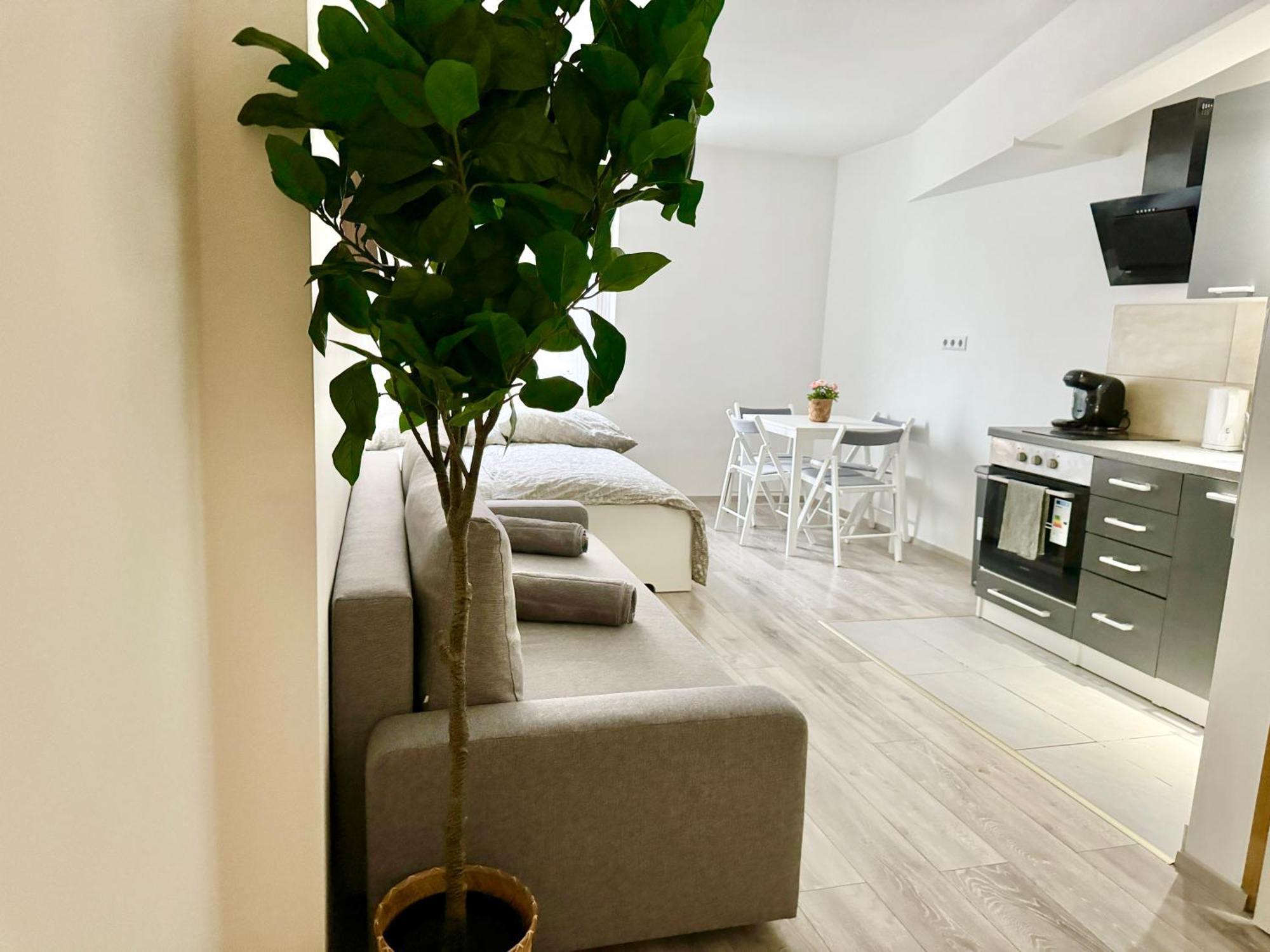 Prime Near Schoenbrunn Castle Apartment
