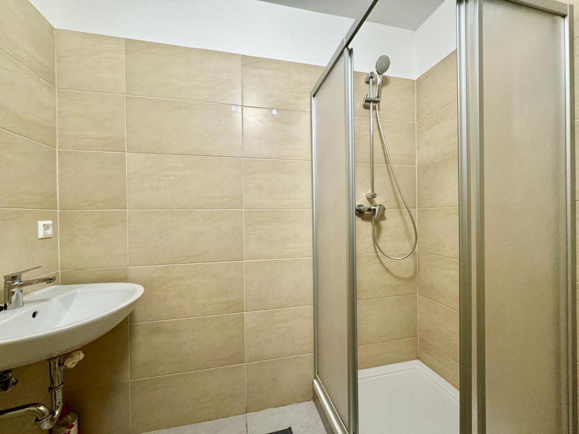 Prime Near Schoenbrunn Castle Apartment *