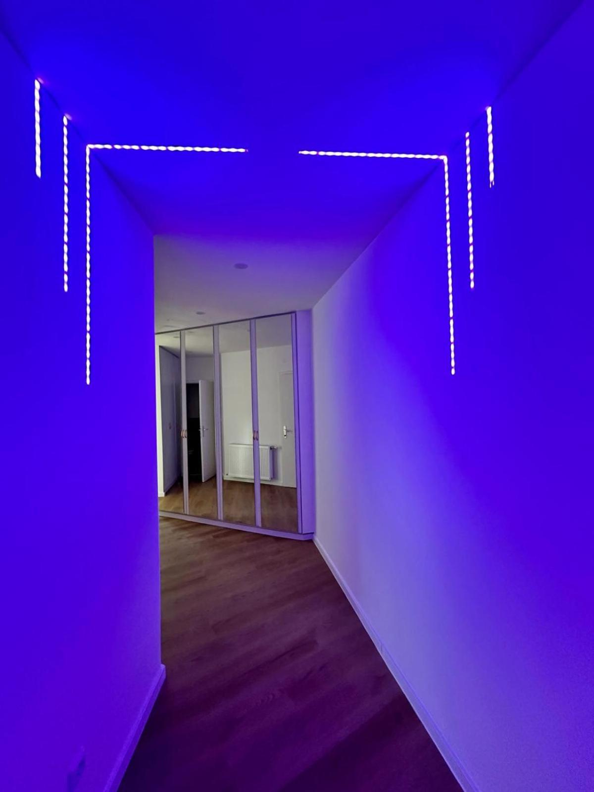 Rooftop Apartment, 10min To Center, Direct At Metro, Skyview Big Terrace! Vienna