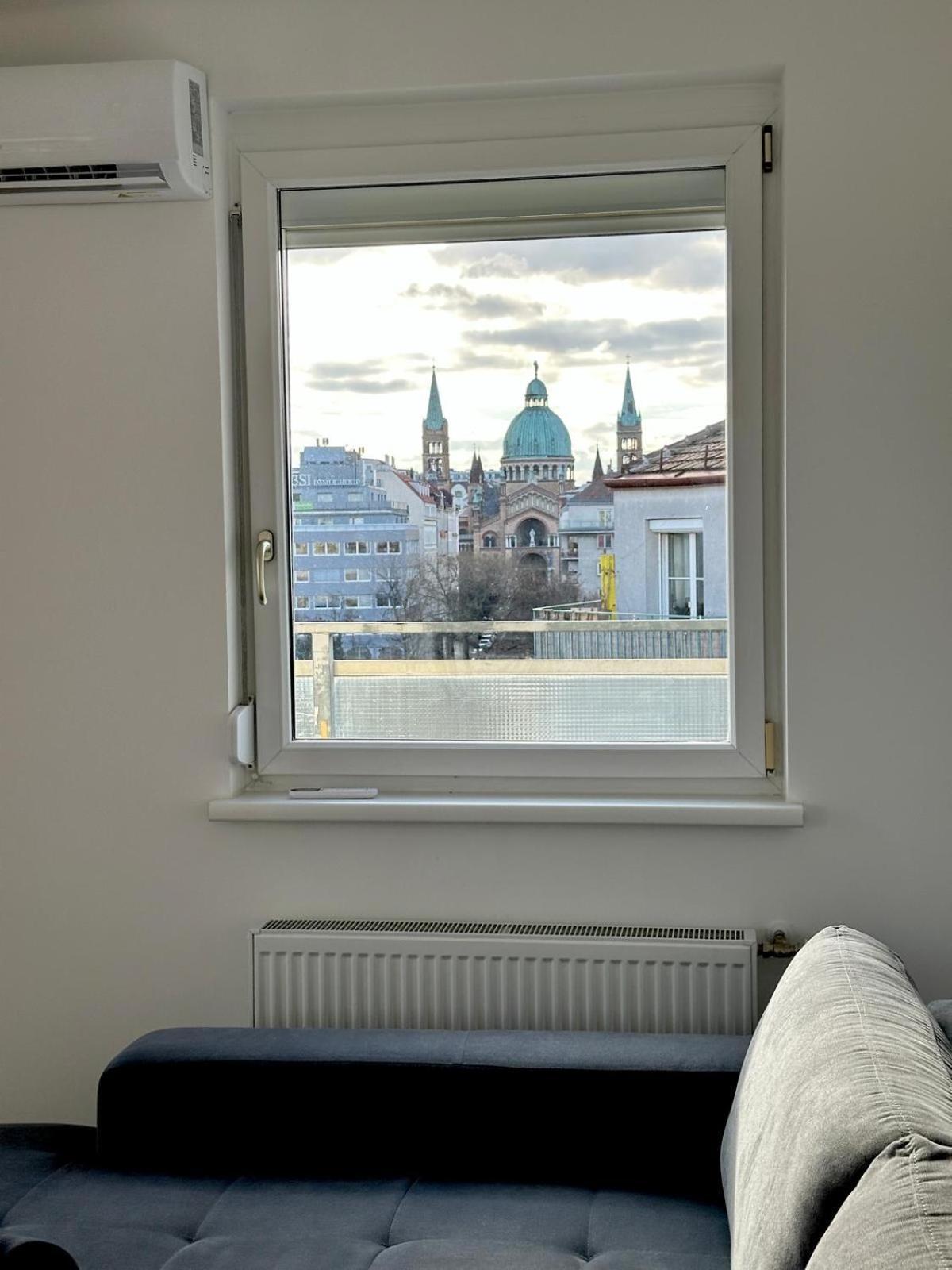 Rooftop Apartment, 10min To Center, Direct At Metro, Skyview Big Terrace!